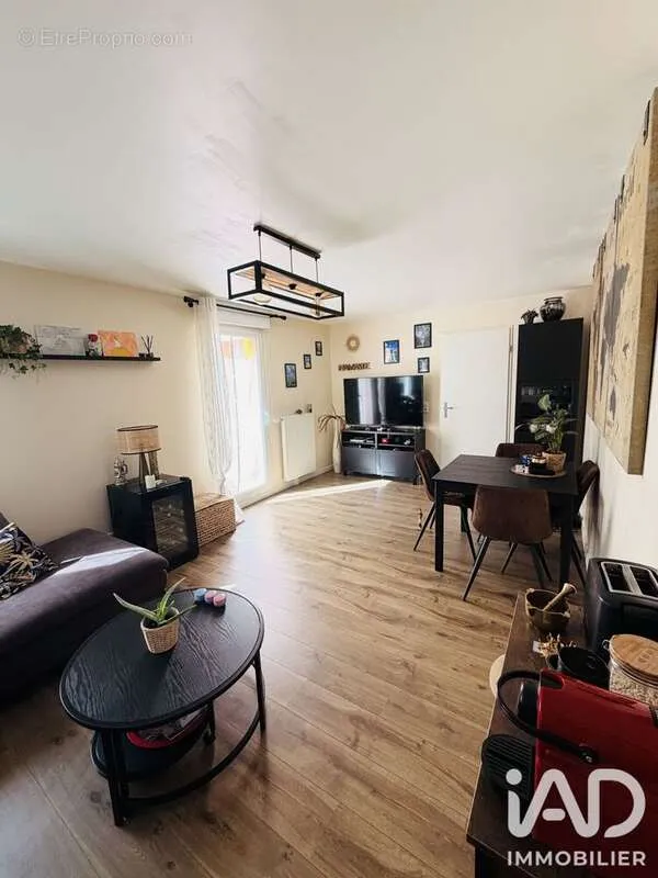 Soggiorno - 4-Piece Apartment with Terrace in Viry-Chatillon