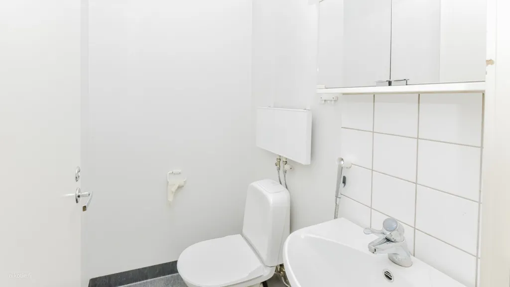 Salles de bain - Apartment with Garden in Myyrmäki, Vantaa