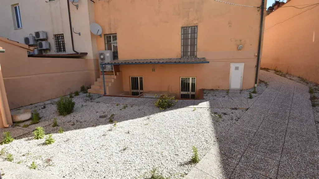 Jardin - Apartment with Private Courtyard in Rosignano Solvay