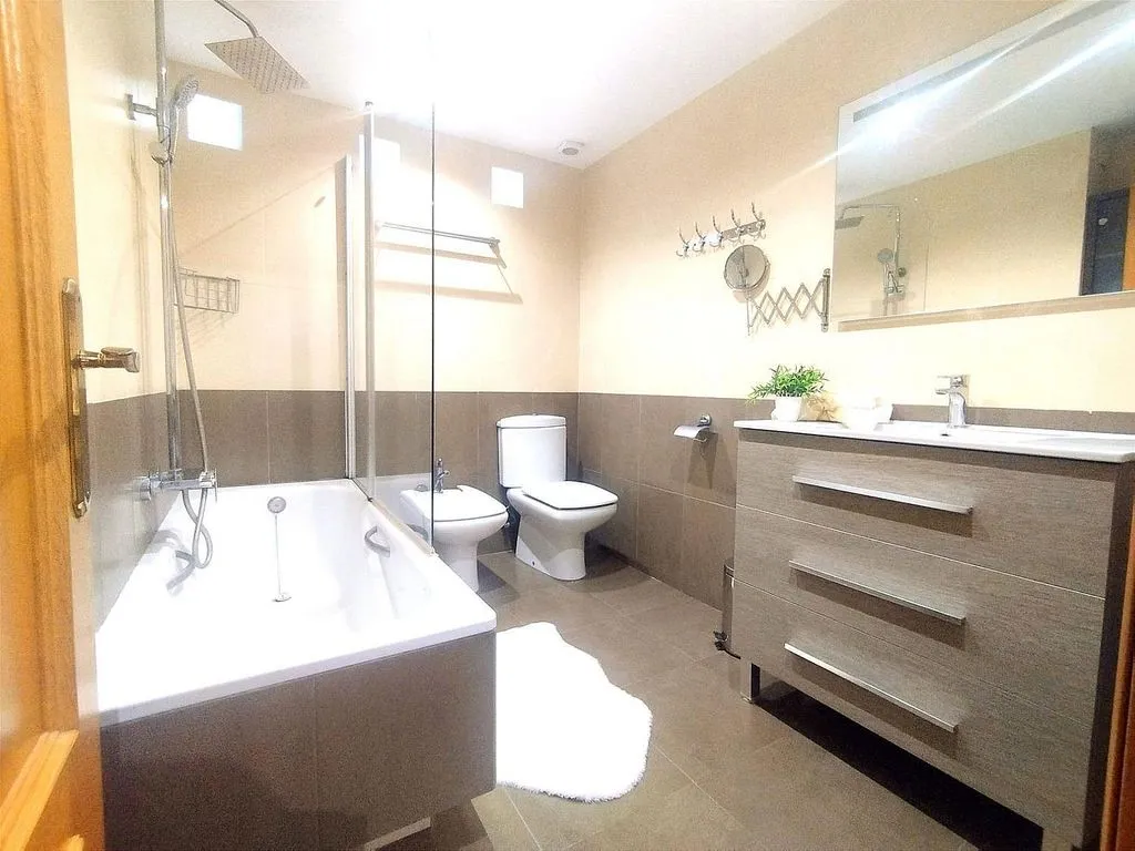 Apartment with Balcony in Benicalap, Valencia