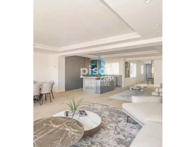 Séjour - Modernised Apartment with Views in Recoletos