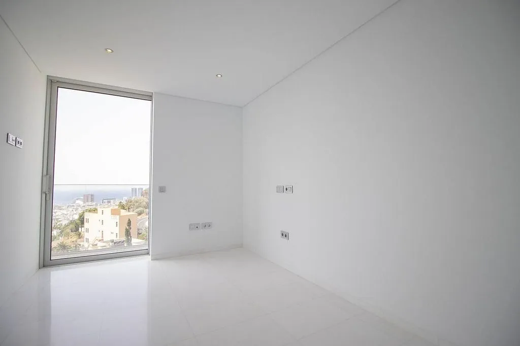 Pièces - Contemporary Townhouse with Pool in Ifara