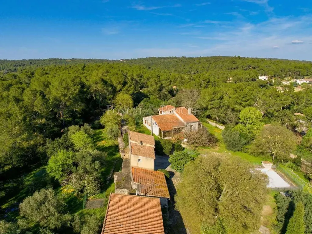 Vue aérienne - Maison de Luxe avec Piscine à Nîmes