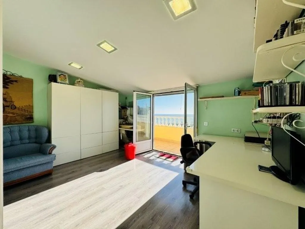 Kabinet - Penthouse with Pool in Torrevieja