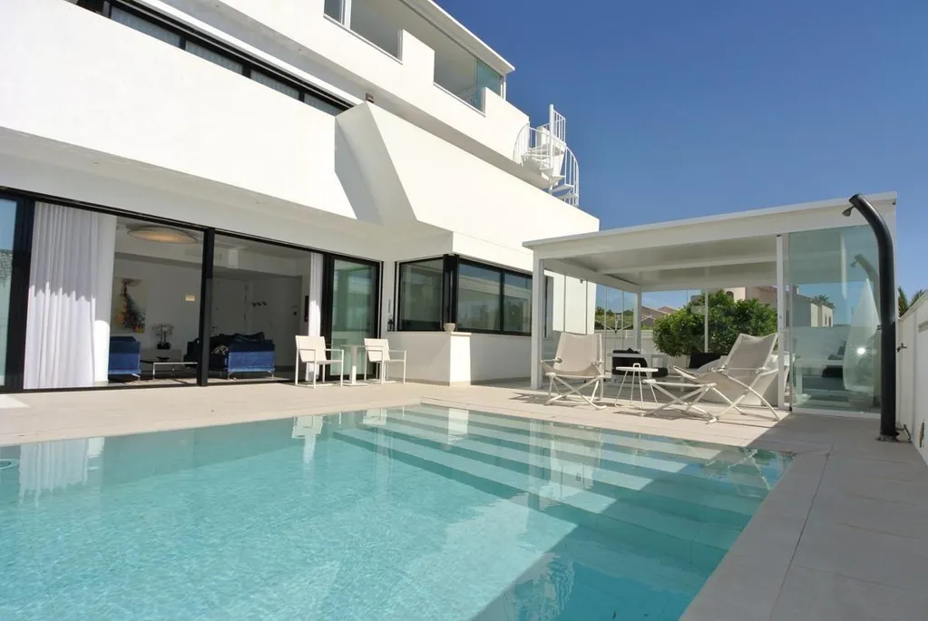 Piscina - Luxury Villa with Pool in La Marina