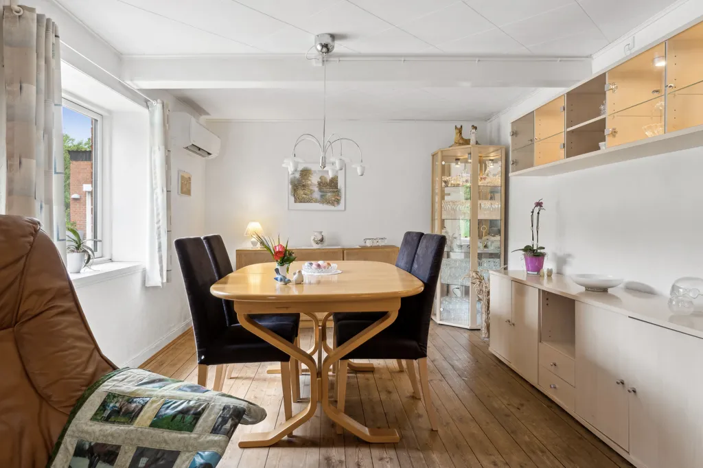 Söögituba - Historic Villa with Garden in Rudkøbing