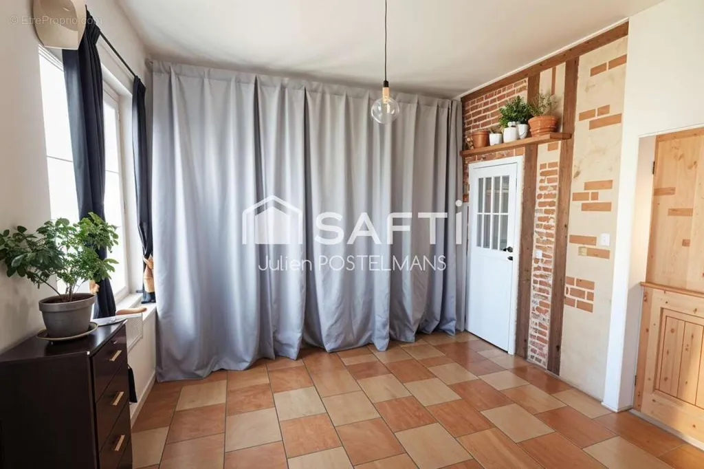 Pièces - Maison 8 pièces à Lisieux