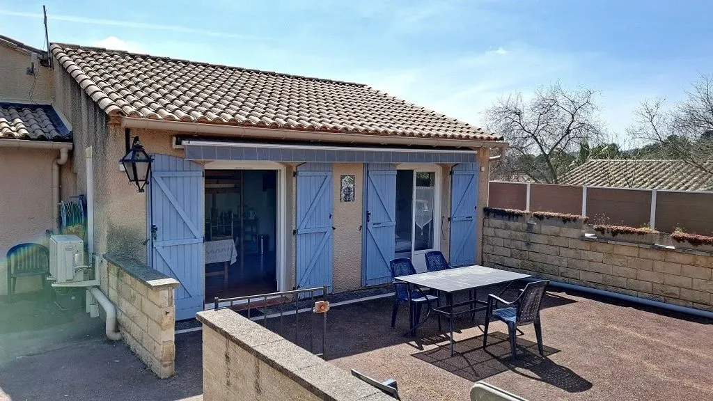 Terrasse - Maison de Luxe avec Piscine à Cabrières
