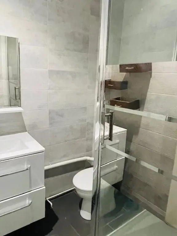 Salles de bain - Maison atypique avec jardin à Bagnolet