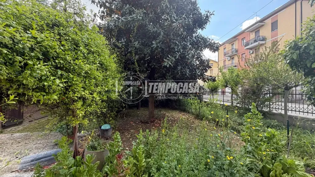 Jardin - Trilocale with Garden in Modena