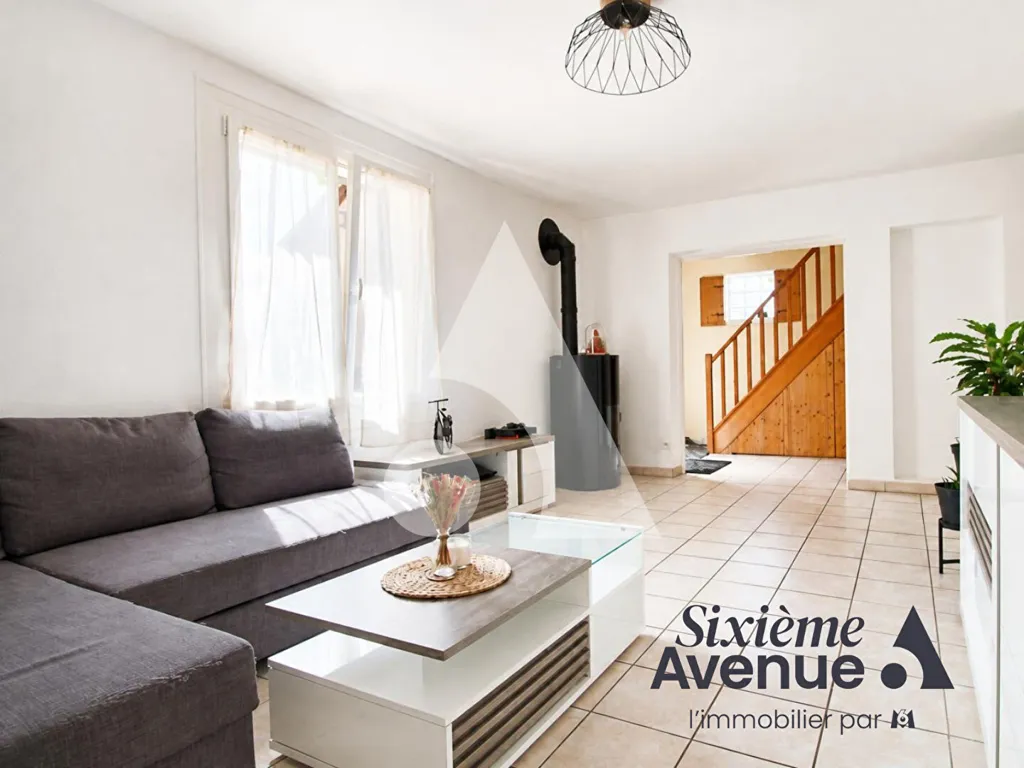 Séjour - Maison avec terrasse et jardin à Lardy