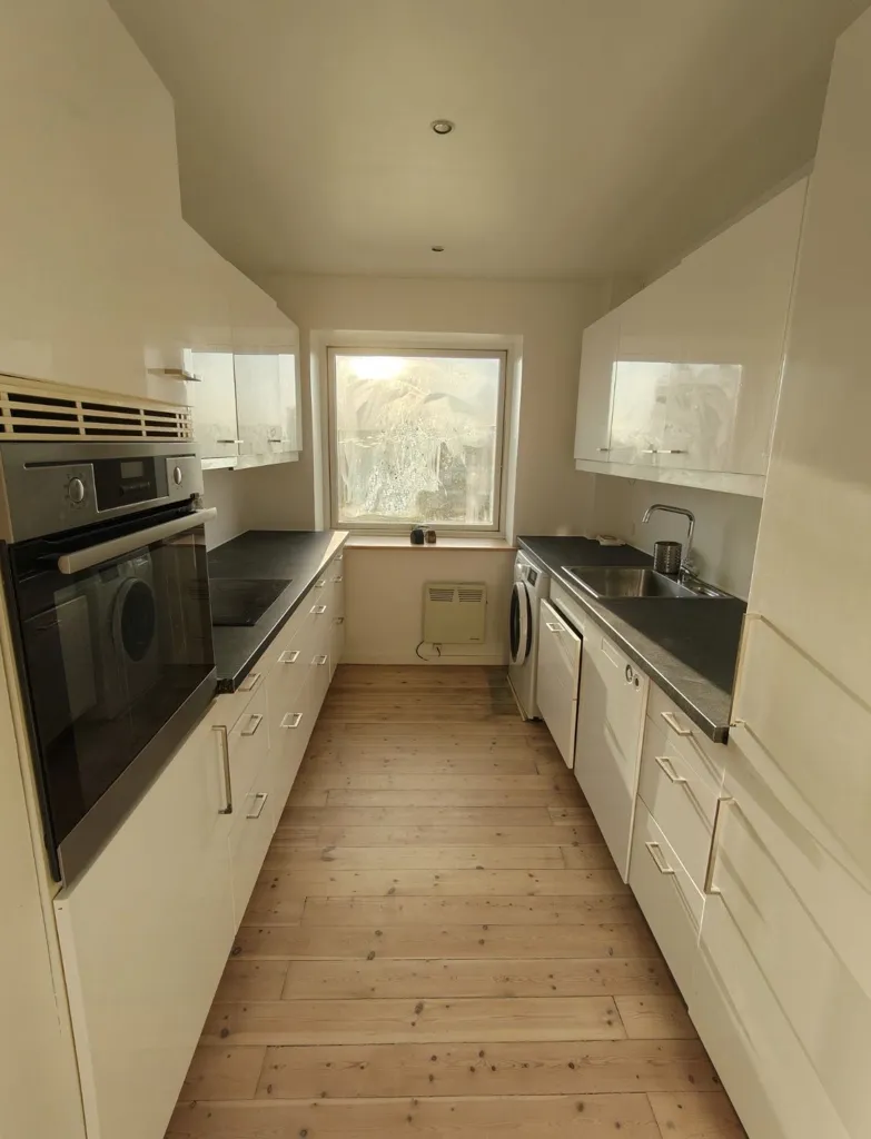 Köök - Furnished 3-Room Apartment with Balcony