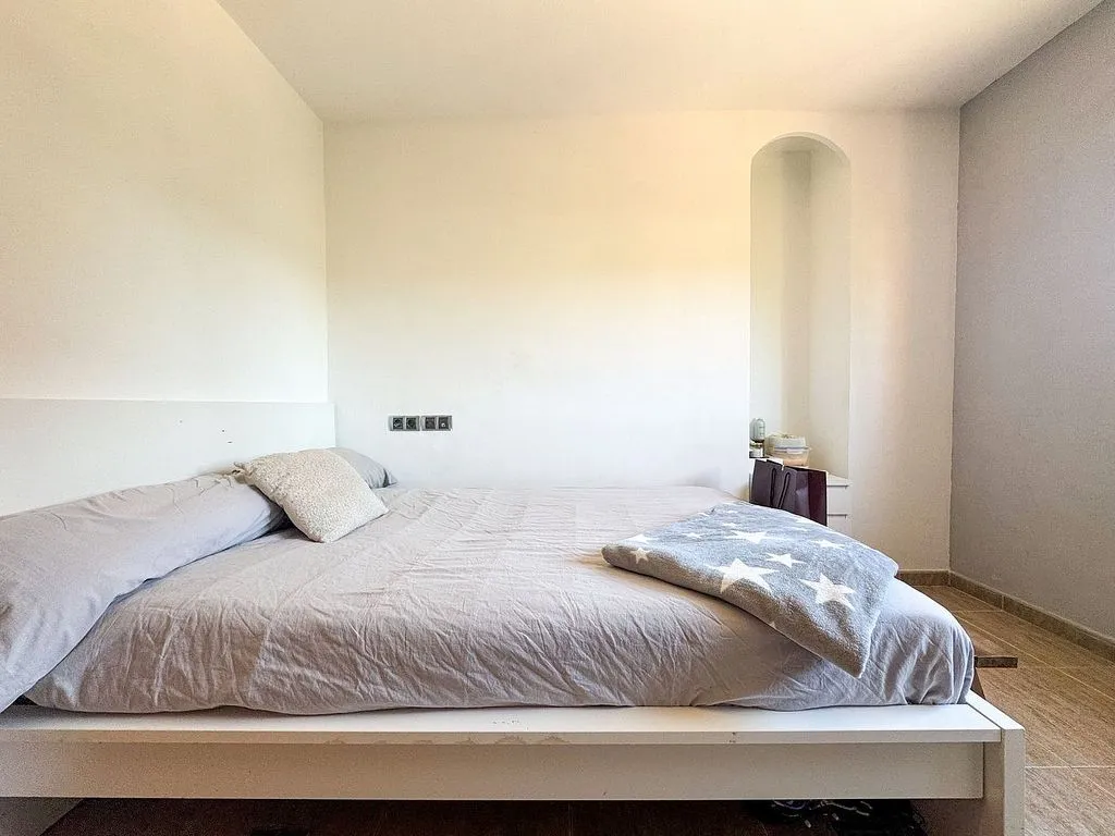 Corner Flat with Balcony in Sentmenat