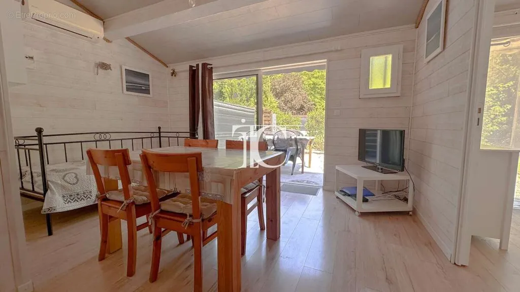 Söögituba - Modern Villa with Two Pools in Le Martinet