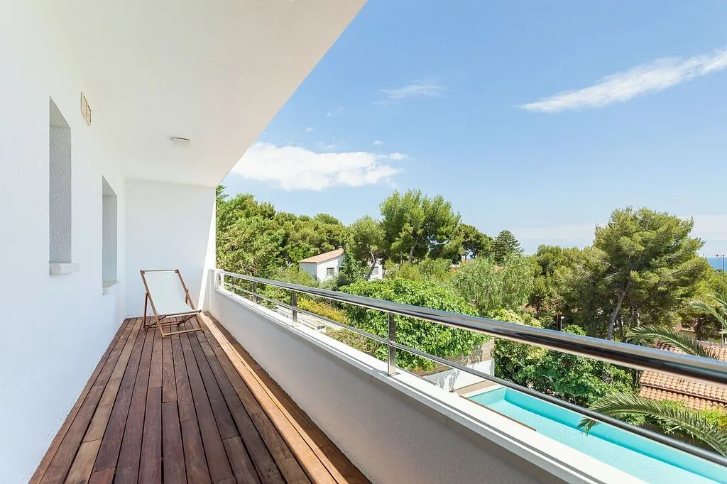 Balcone - Chalet with Pool in Montemar