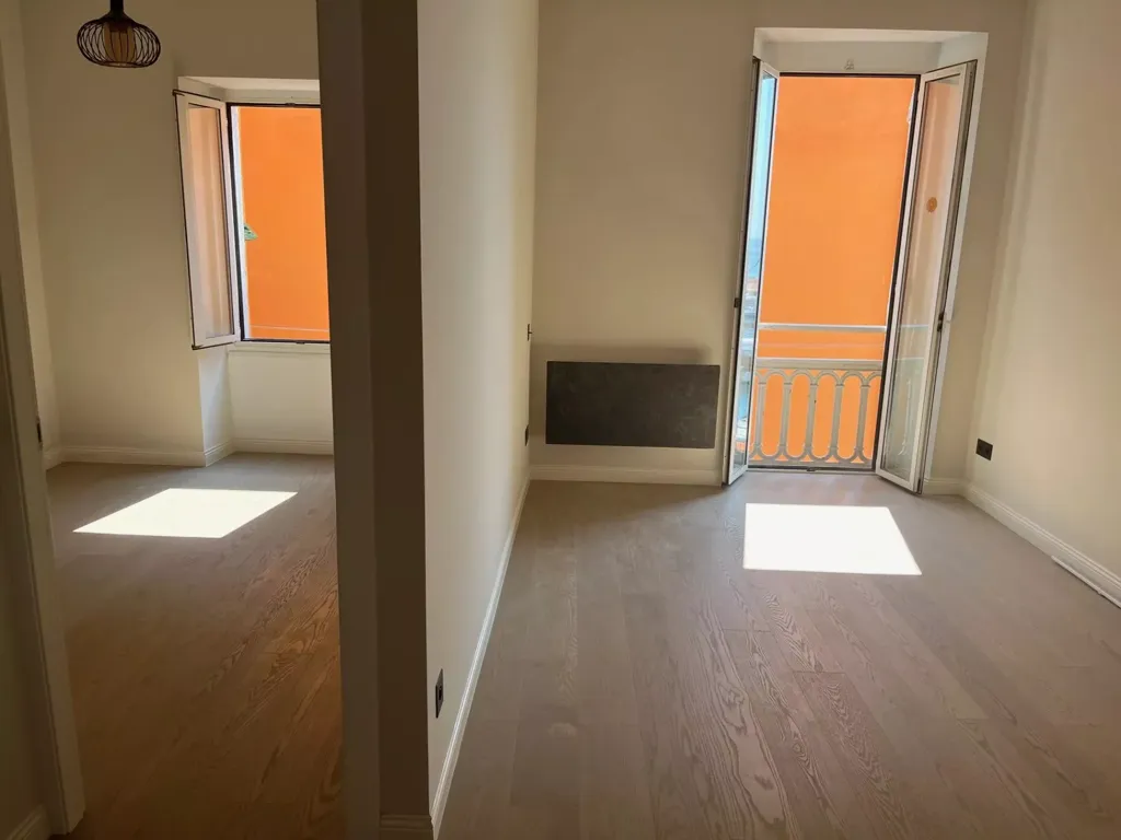 Rooms - Renovated Apartment with Sea View in Villefranche