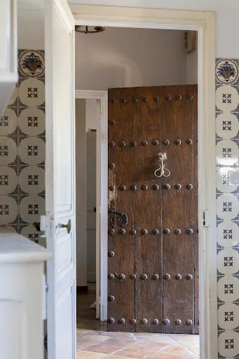 Esik - Historic Estate with Seafront in Le Pradet