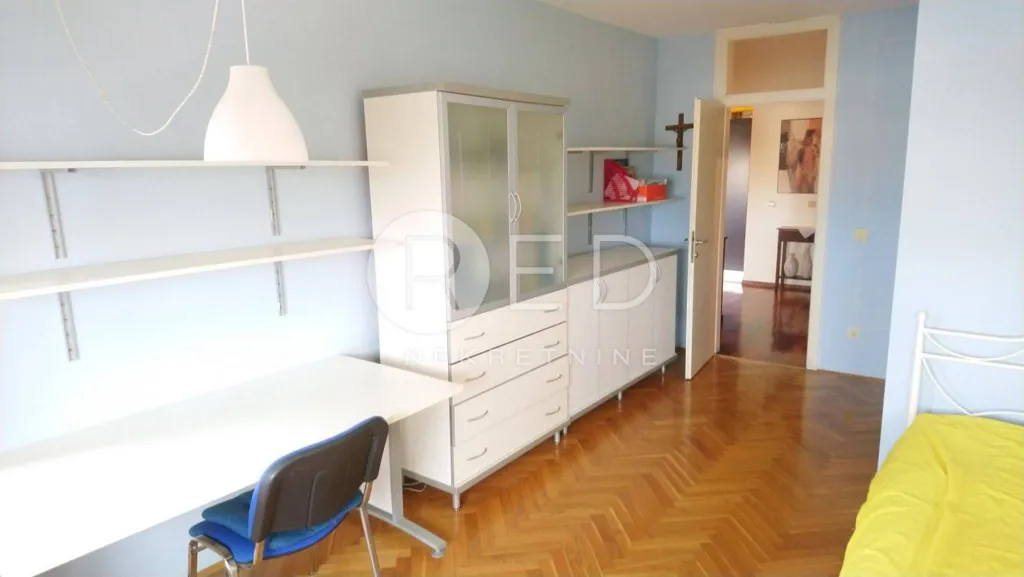 Magamistoad - Spacious Flat with Loggias in Osijek Centre