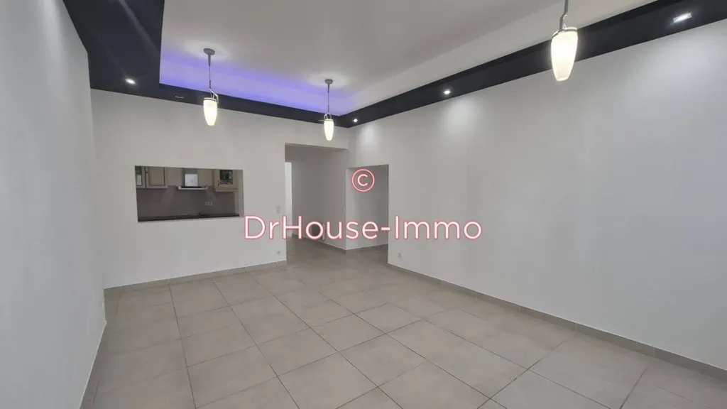 Esik - Modernised 3-Bed Flat in Marseille Centre