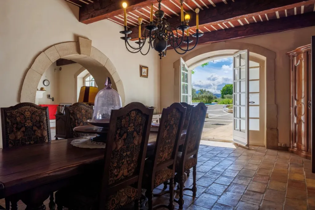 Salle à manger - Mas de Maître avec Piscine Intérieure à Pertuis
