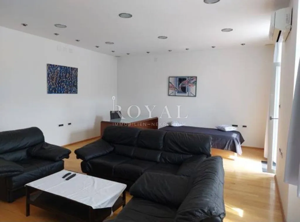 Soggiorno - Spacious Apartment with Balconies in Rijeka