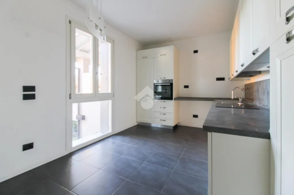 Köök - Trilocale with Private Balcony in Roè Volciano