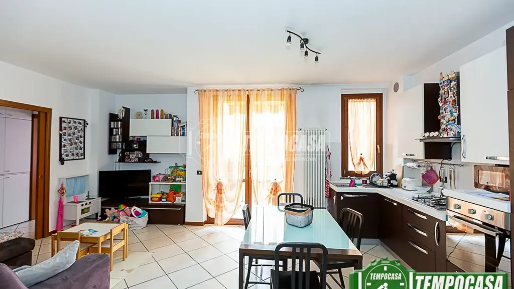 Séjour - 3-Bedroom Apartment with Balcony in Spino d'Adda