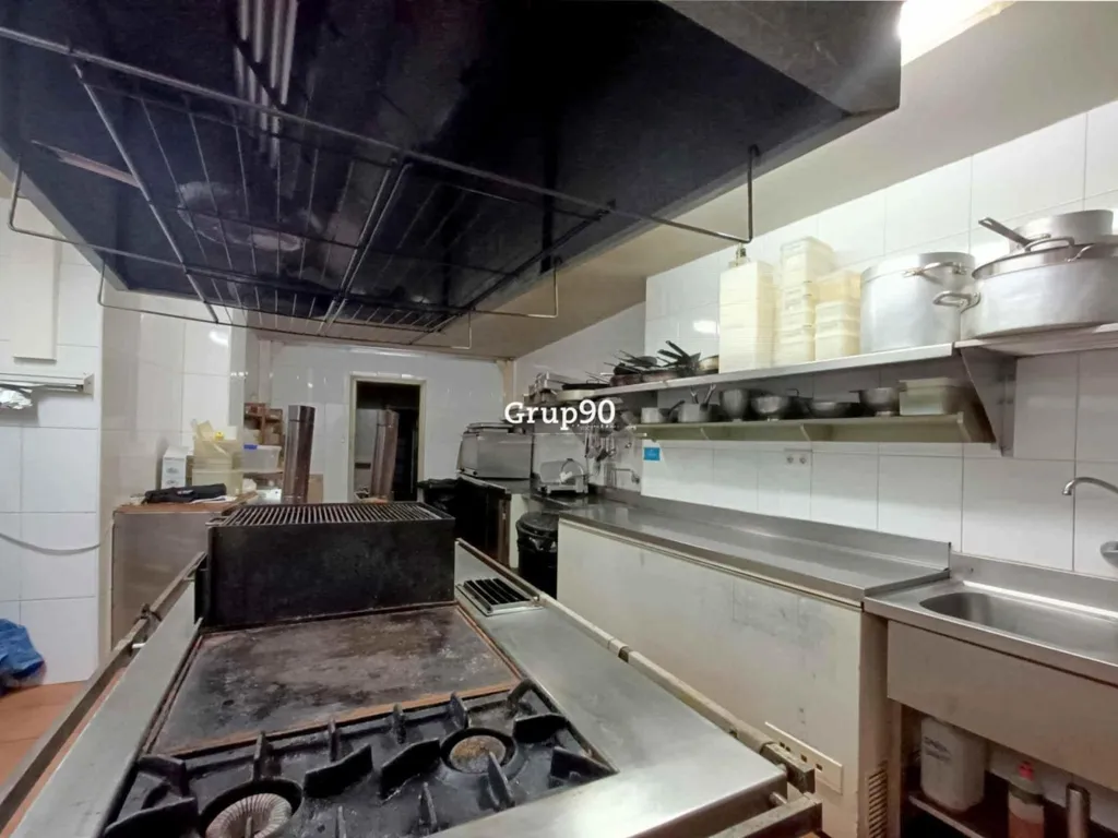 Kitchen - Restaurant for Rent with Terrace in Lleida