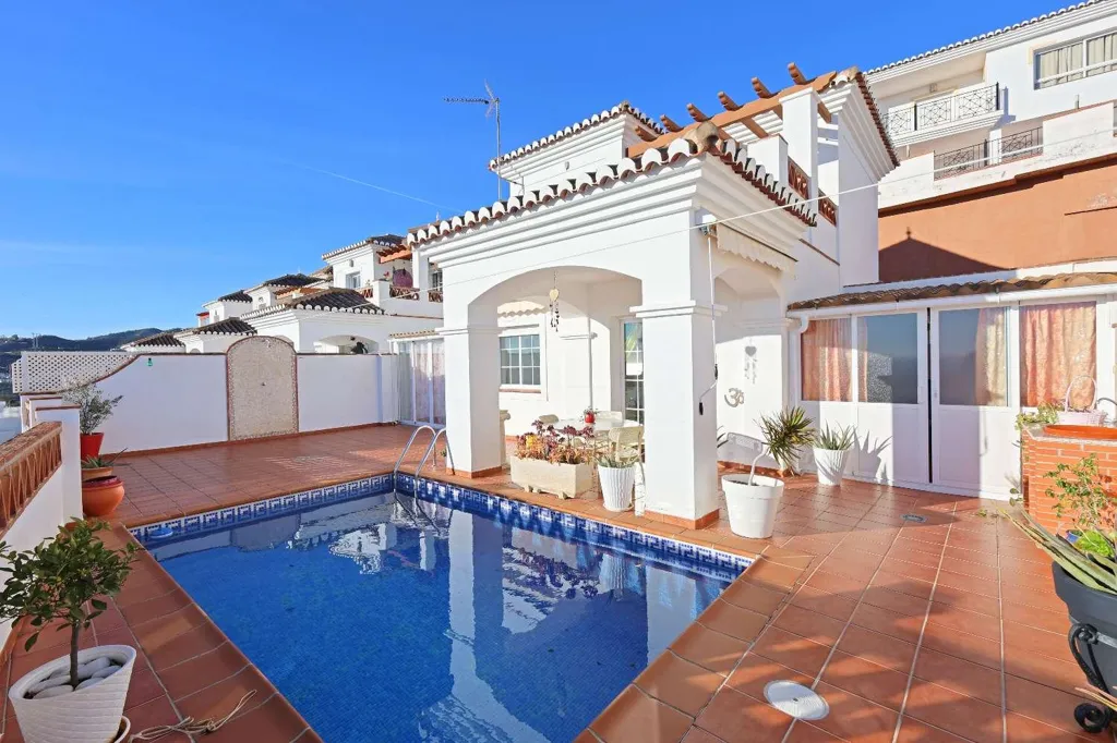 Bassein - South-Facing Villa with Sea Views in Torrox Park