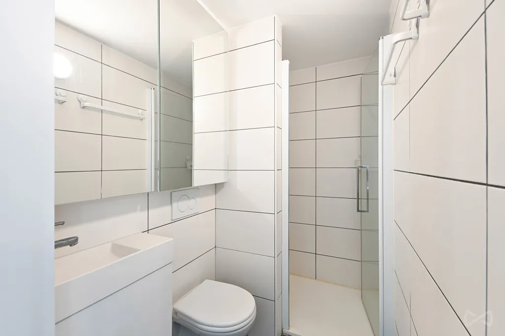 Salles de bain - Studio Rénové avec Vue sur Jardin à Leuven