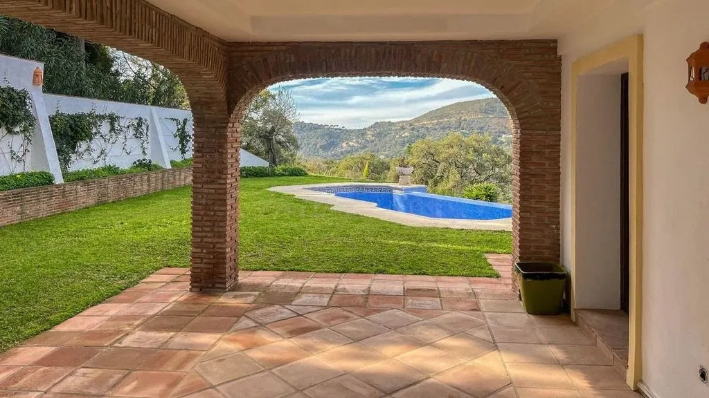 Terrass - Luxury Villa with Mountain Views in Casares