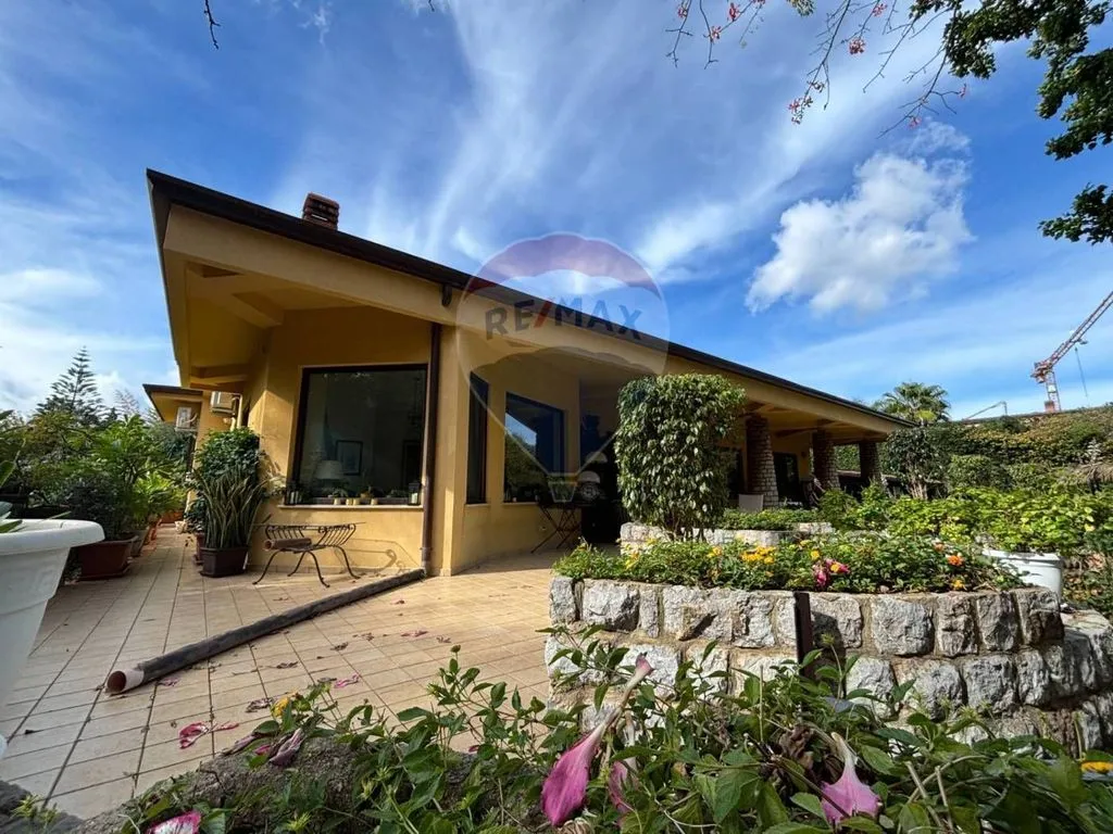 Välivaade - Luxury Villa with Pool in Mondello, Palermo
