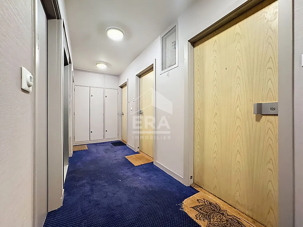 Entrée - Studio avec Ascenseur et Cave à Paris 12e
