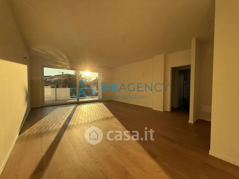 Séjour - Newly Built Triplex with Terrace in Creazzo