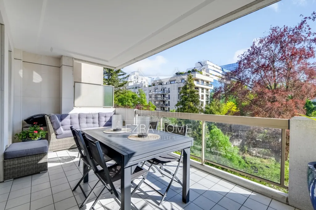 Balcone - Apartment with Park View in Levallois-Perret