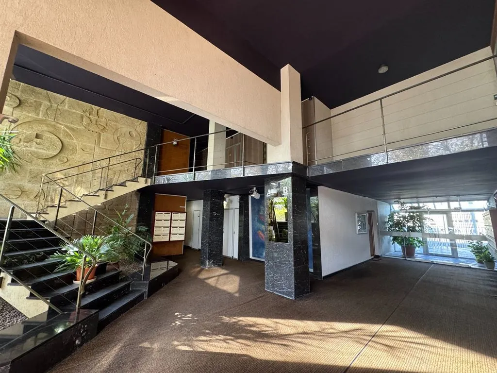 Entrée - Appartement 5 Pièces avec Terrasse à Orléans