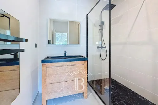 Salles de bain - Maison de Luxe avec Piscine en Centre-Ville d'Arcachon