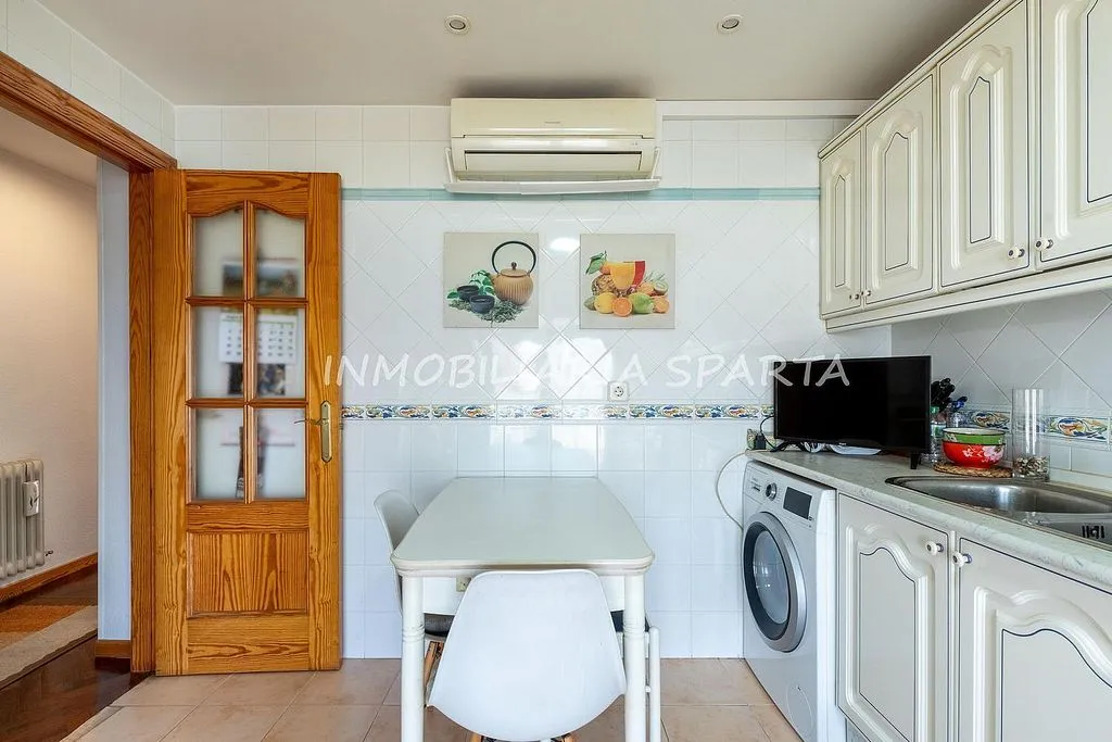 Cuisine - Charming Duplex with Terrace in City Centre