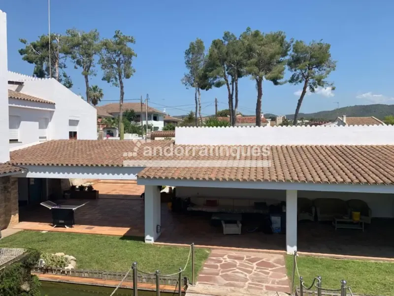 Terrasse - Luxury Chalet with Pool in Urbanisation Berà