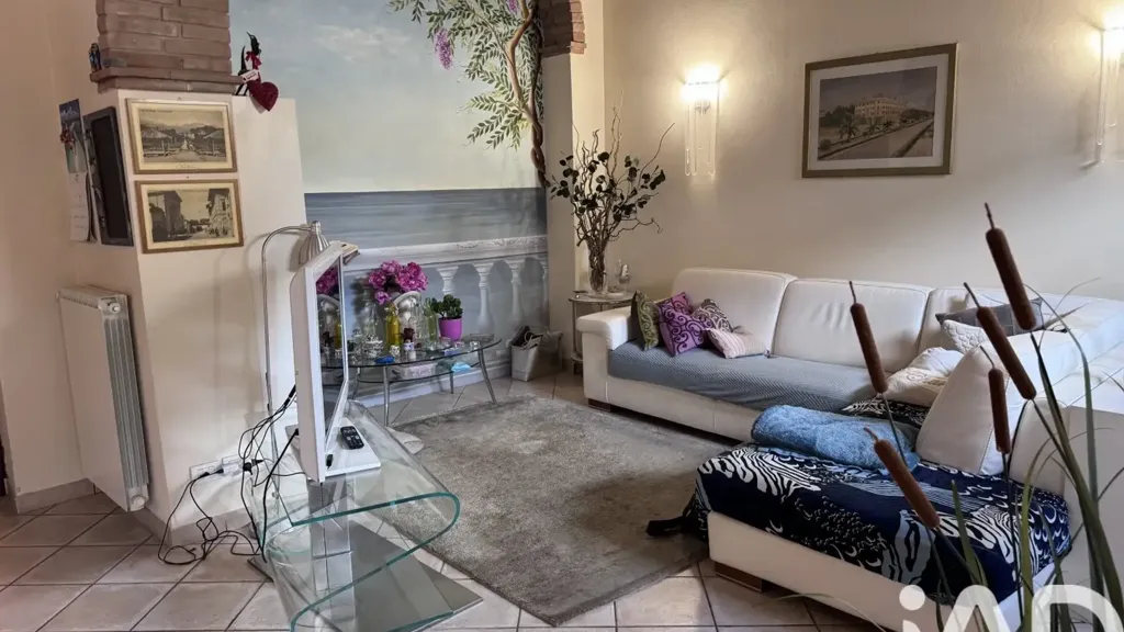 Living Room - Ground Floor Apartment with Garden in Querceta