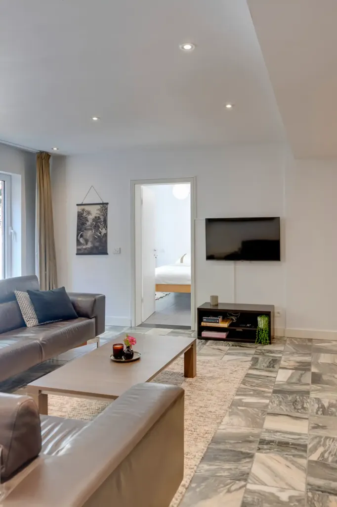 Elutuba - Modern Apartment with Sunny Terrace in Leien