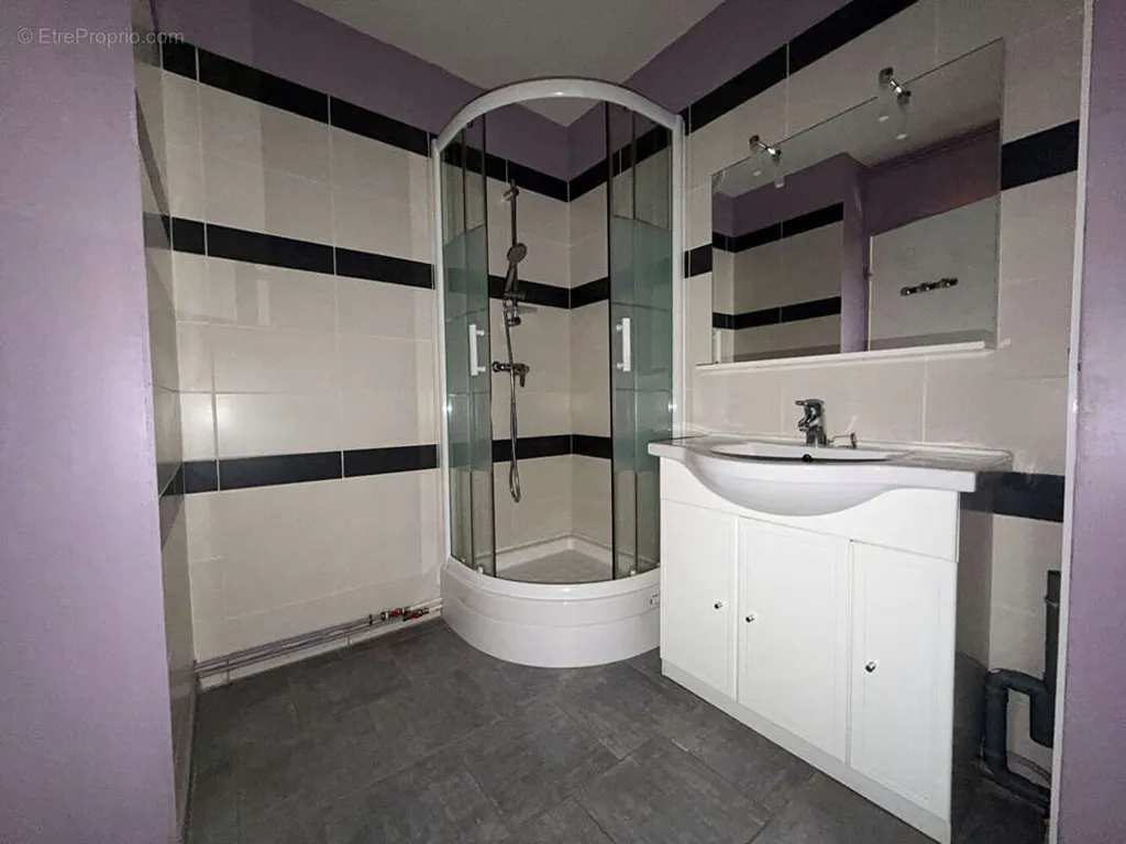 Bagni - 2-Bedroom Apartment with Balcony in Dieppe