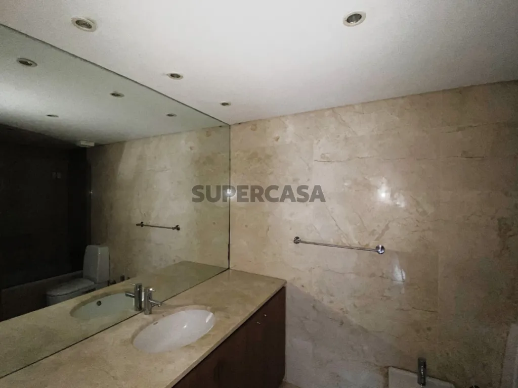 Vannitoad - Duplex T4+1 with Sea Views in Matosinhos