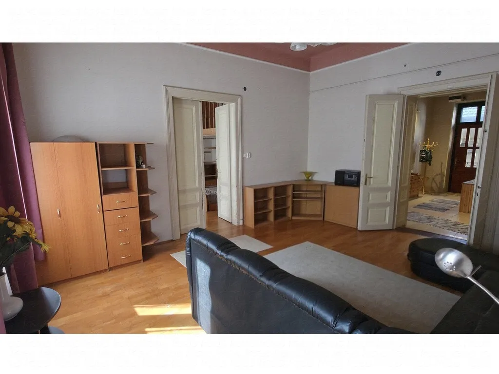 Elutuba - Ground Floor Apartment with Balcony in Szeged Centre