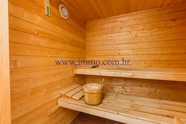 Toad - Villa with Pool near Trogir Beach