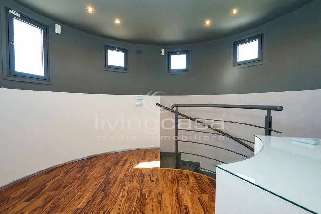 Pièces - Luxury Villa with Panoramic Tower in Besana in Brianza