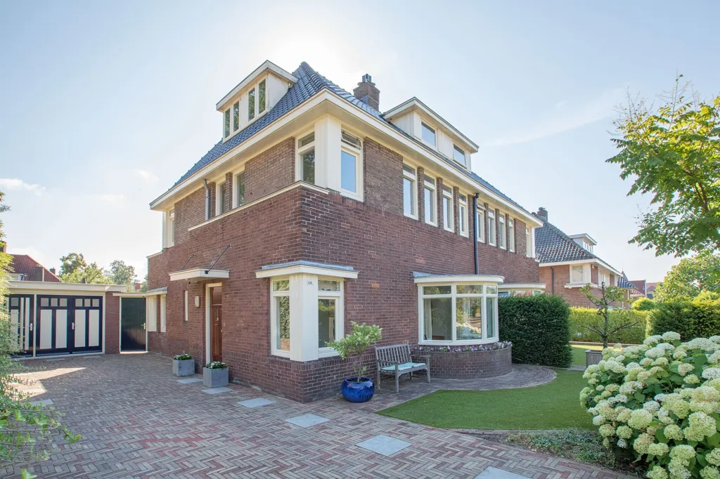 Välivaade - Semi-detached House with Office Space in Arnhem