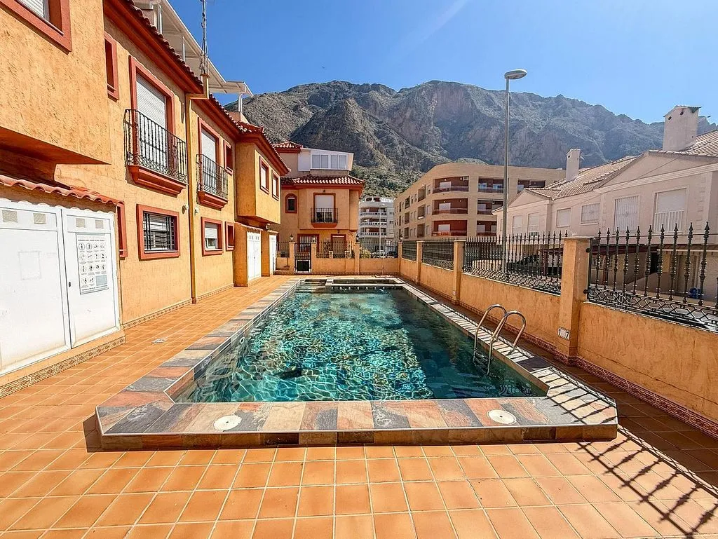 Bassein - Bungalow with Pool in Redovan