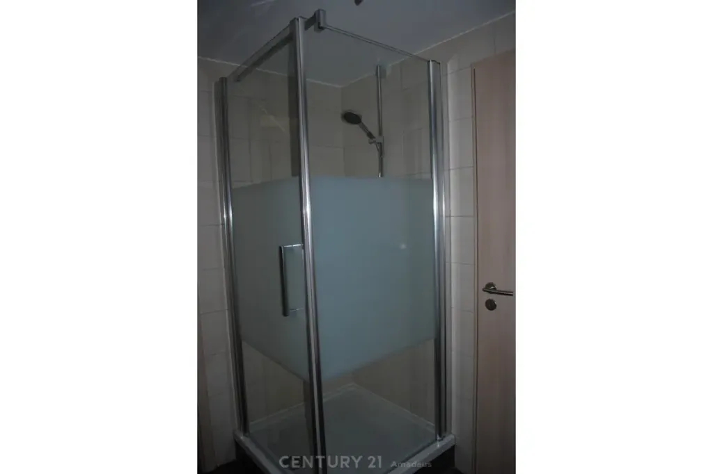 Bagni - Modern Apartment with Terrace in Tertre