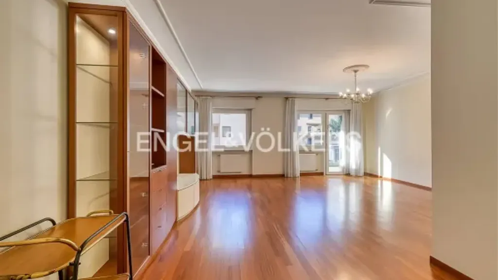 Séjour - Modernised Apartment with Balcony in Merano